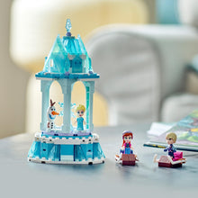 Carica l&#39;immagine nel visualizzatore di Gallery, LEGO Disney Frozen La Giostra Magica di Anna ed Elsa, Giocattolo Ispirato al Castello di Frozen con Micro Bambolina della Principessa e Olaf, Giochi Regalo per Bambini e Bambine dai 6 Anni in su 43218