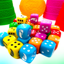 Carica l'immagine nel visualizzatore di Gallery, Asmodee – PERUDO (Nuova Edizione) – Gioco da Tavolo di Bluff
