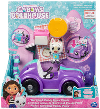 Carica l'immagine nel visualizzatore di Gallery, Gabby's Dollhouse, La Macchina Di Carlita Con Personaggio Pandi Panda, 3+