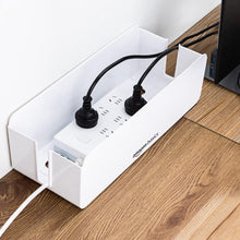 Carica l'immagine nel visualizzatore di Gallery, Amazon Basics Scatola portacavi per nascondere e organizzare i cavi, grande, colore: bianco