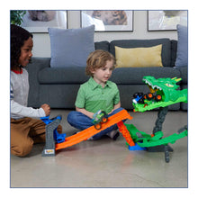 Carica l'immagine nel visualizzatore di Gallery, Hot Wheels Monster Trucks Sharks vs. Dinos Dragon Destruction