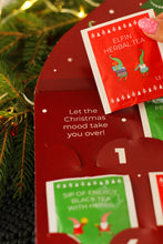 Carica l'immagine nel visualizzatore di Gallery, Acorus - Calendario dell'Avvento Elfin del tè – 8 gusti natalizi – 24 bustine di tè per il conto alla rovescia di Natale – Idea regalo per il periodo invernale festivo