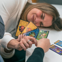 Carica l'immagine nel visualizzatore di Gallery, Red Glove Vudù, RG2032 3 a 6 giocatori, 8-99 anni