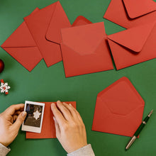 Carica l'immagine nel visualizzatore di Gallery, IPEA Buste Rosse con Cartoncino Interno Rosso - 20 Pezzi - Biglietti 14 X 9 cm con Cartoncino per Regali di Natale, Even
