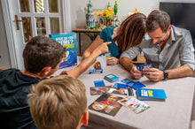 Carica l'immagine nel visualizzatore di Gallery, Rocco Giocattoli YAS Games - What Do You Meme Family - L'unico in Italiano