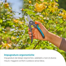 Carica l'immagine nel visualizzatore di Gallery, Gardena Forbici da giardino PremiumCut Flex, taglio bypass, per legno fresco, diametro di taglio 24 mm, impugnature ergonomiche, lame PowerCoating, made in Germany (12242-20)