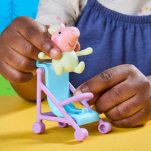 Carica l'immagine nel visualizzatore di Gallery, Peppa Pig Voyages de Peppa : Aventures en Famille, Coffret avec Figurines et Accessoires, inclut Bébé Evie, Jouets présc