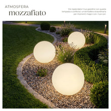 Carica l'immagine nel visualizzatore di Gallery, tectake® Lampada da terra Sfera LED, luce RGB da esterno e interno, telecomando, 16 colori, 1200 lumen, IP44 water proof, polietilene, luci giardino arredo esterno, piedini - M - Ø 40 x 40 cm