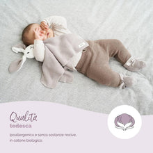 Carica l'immagine nel visualizzatore di Gallery, Livella Doudou coniglio con calzini – 100% cotone biologico per il neonato