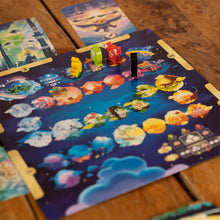 Carica l'immagine nel visualizzatore di Gallery, Asmodee – DIXIT: DISNEY – Gioco da Tavolo di Immaginazione e Fantasia