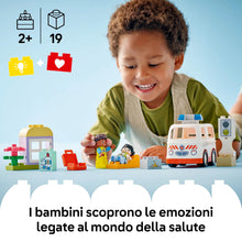 Carica l'immagine nel visualizzatore di Gallery, LEGO DUPLO Ambulanza e autista 10447