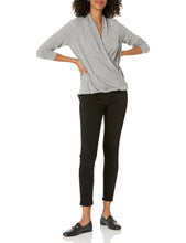 Carica l'immagine nel visualizzatore di Gallery, Amazon Essentials Jegging Elasticizzato Senza Zip a Vita Media - colori fuori produzione Donna, Nero, 44 Lungo