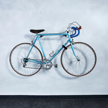 Carica l&#39;immagine nel visualizzatore di Gallery, Borgen Supporto bici da parete - Portabici da parete in legno per bici da corsa - Supporti bici da parete MTB, bici da corsa e city bike