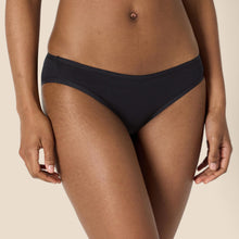 Carica l'immagine nel visualizzatore di Gallery, Amazon Essentials Slip Bikini in Cotone (Disponibile in Taglie Forti) Donna, Pacco da 10, Nero, 46