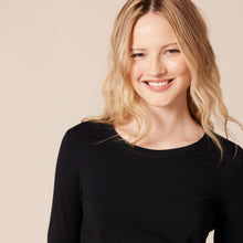 Carica l'immagine nel visualizzatore di Gallery, Amazon Essentials T-Shirt Girocollo a Maniche Lunghe, vestibilità Classica (Disponibile in Taglie Forti) Donna, Nero, L