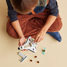Carica l'immagine nel visualizzatore di Gallery, LEGO Creator 3 in 1 Space Shuttle 31134