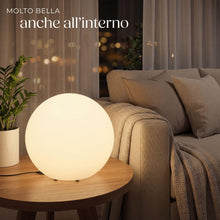 Carica l'immagine nel visualizzatore di Gallery, tectake® Lampada da terra Sfera LED, luce RGB da esterno e interno, telecomando, 16 colori, 1200 lumen, IP44 water proof, polietilene, luci giardino arredo esterno, piedini - M - Ø 40 x 40 cm