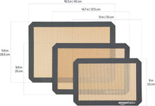 Carica l'immagine nel visualizzatore di Gallery, Amazon Basics Tappetini da forno in silicone, set da 3 unità, Rettangolare, 23.0cm x 33.0cm, 25.0cm x 29.5cm, 29.5cm x 37.5cm, Marrone/Nero