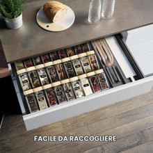 Carica l'immagine nel visualizzatore di Gallery, AiQInu Porta Spezie da Cassetto 8 Pezzi, Portaspezie Estensibile da 23cm a 46cm, Organizer per Cassetti per Spezie, Organizer Spezie Cucina, per Cucina, Piano di Lavoro, Armadio, Mensola