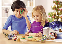 Carica l'immagine nel visualizzatore di Gallery, PLAYMOBIL Christmas 71088 Calendario dell'Avvento per Bambini, Pasticceria di Natale con Formine per i Biscotti, Include Pasticceria Giocattolo, Giocattolo per Bambini da 4 Anni in su