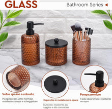Carica l'immagine nel visualizzatore di Gallery, Set di accessori per il bagno, 4 pezzi in vetro ambrato set di accessori da bagno - dispenser sapone lozione, portaspazzolino, dispenser Qtip Holder e vassoio in resina, organizer da banco, ambra