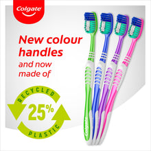 Carica l'immagine nel visualizzatore di Gallery, Colgate Palmolive extra clean Toothbrush Medium 2 con 1 free