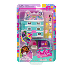 Carica l'immagine nel visualizzatore di Gallery, Polly Pocket - La Casa delle Bambole di Gabby, cofanetto con mini Gabby e 9 accessori, include gli amici gattini Pandy Panda, Dolcetto e Siregatta, giocattolo per bambini, 4+ anni, JFV02