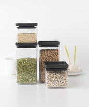 Carica l'immagine nel visualizzatore di Gallery, Brabantia Tasty+ Contenitori per Alimenti Impilabili, Dark Grey, Set da 4
