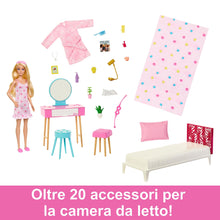 Carica l&#39;immagine nel visualizzatore di Gallery, Barbie - Set Camera da letto di Barbie, include una bambola in pigiama rosa e pantofole, un gattino, letto, specchiera e comodino, 20+ accessori a tema, giocattolo per bambini, 3+ anni, HPT55