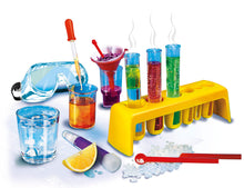Carica l'immagine nel visualizzatore di Gallery, Clementoni Scienza e Gioco Lab - La Mia Prima Chimica, Laboratorio di Chimica Bambini 8+ Anni, 100 Esperimenti, Tavola P