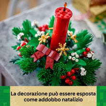 Carica l'immagine nel visualizzatore di Gallery, LEGO Decorazione da Tavolo Natalizia - Candela Rossa Giocattolo da Esposizione con Bacche, Stelle e Fogliame - Attività per la Famiglia - Regalo Natalizio per Bambine e Bambini da 12 Anni - 40743