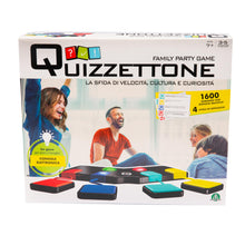 Carica l'immagine nel visualizzatore di Gallery, Giochi Preziosi Quizzettone, Gioco da Tavolo Interattivo con Console LED, Carte Multilivello e Pedine, Gioco in Scatola per Tutta la Famiglia e Amici con 200 Carte, 1600 domande e 4 Difficoltà