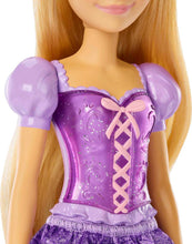 Carica l&#39;immagine nel visualizzatore di Gallery, Mattel Disney Princess - Rapunzel bambola vestita alla moda con capi e accessori scintillanti ispirati al film, giocattolo per bambini, 3+ Anni, HLW03