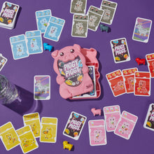 Carica l'immagine nel visualizzatore di Gallery, Piggy Piggy, gioco di carte, divertente e veloce gioco per famiglie, bambini, ragazzi e adulti, dai 7 anni in su, da 2 a 6 giocatori