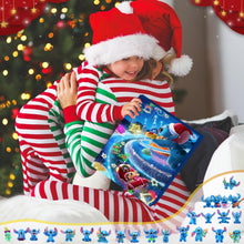 Carica l'immagine nel visualizzatore di Gallery, Amycute Calendario dell'Avvento 2024, Natalizie Calendario Avvento 2024 con 24 Giocattoli Stitch, Calendario dell'Avvento Stitch per Bambini Regali Natale