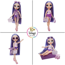 Carica l'immagine nel visualizzatore di Gallery, Rainbow High Swim &amp; Style - Violet (viola) - Bambola da 28 cm con confezione scintillante e oltre 10 outfit - Costume da bagno rimovibile, sandali, accessori divertenti - Età 4-12 anni