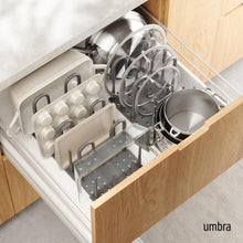 Carica l'immagine nel visualizzatore di Gallery, Umbra Organizer Pentole Estensibile, Grande, Grigio scuro
