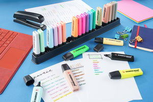 Evidenziatore - STABILO BOSS ORIGINAL Desk-Set Special Edition - 23 Colori assortiti 8 fluo + 8 pastel + 6 Nature + 1 marcatore Nero