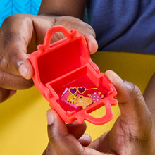 Carica l'immagine nel visualizzatore di Gallery, Peppa Pig Voyages de Peppa : Aventures en Famille, Coffret avec Figurines et Accessoires, inclut Bébé Evie, Jouets présc