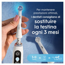 Carica l'immagine nel visualizzatore di Gallery, Oral-B Testine di Ricambio iO Series Ultimate Clean, 2 testine rotonde originali per Spazzolino Elettrico, setole CrissC