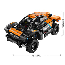 Carica l'immagine nel visualizzatore di Gallery, LEGO Technic NEOM McLaren Extreme E Race Car, Macchina Giocattolo Fuoristrada con Funzione Pull-Back, Giochi per Bambini e Bambine da 7 Anni Fan dei Modellini di Auto e Veicoli da Costruire 42166