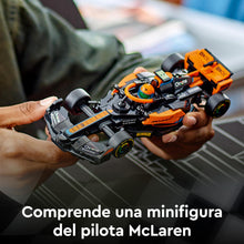 Carica l&#39;immagine nel visualizzatore di Gallery, LEGO Speed Champions Monoposto da Corsa McLaren Formula 1 2023, Macchina Giocattolo F1 per Bambini e Bambine da 9 Anni, Modellino di Auto da Costruire con Minifigure del Pilota, Idea Regalo 76919