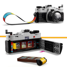 Carica l'immagine nel visualizzatore di Gallery, LEGO Creator 3 in 1 Fotocamera Retro, Macchina Fotografica Giocattolo da Costruire Trasformabile in Videocamera o TV Vintage, Giochi per Bambini e Bambine da 8 Anni, Idea Regalo di Compleanno 31147