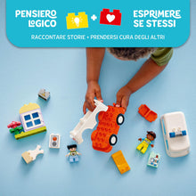 Carica l'immagine nel visualizzatore di Gallery, LEGO DUPLO Ambulanza e autista 10447