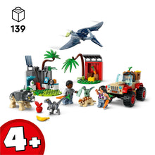 Carica l&#39;immagine nel visualizzatore di Gallery, LEGO - Jurassic World Centro di Soccorso dei Baby Dinosauri, Giocattolo per Bambini e Bambine da 4 Anni in su, Set con Mini Triceratopo, Anchilosauro e Velociraptor, Regalo Amanti degli Animali 76963