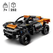 Carica l'immagine nel visualizzatore di Gallery, LEGO Technic NEOM McLaren Extreme E Race Car, Macchina Giocattolo Fuoristrada con Funzione Pull-Back, Giochi per Bambini e Bambine da 7 Anni Fan dei Modellini di Auto e Veicoli da Costruire 42166