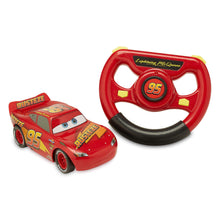Carica l'immagine nel visualizzatore di Gallery, Disney Store Official Macchinina telecomandata Saetta McQueen, Cars, 15 cm