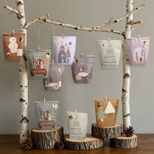 Carica l&#39;immagine nel visualizzatore di Gallery, LEMESO Calendario Avvento da Riempire, 24 Sacchetti Calendario Avvento 2025, 8 Motivi Buste Vuote con Adesivi Numeri, Mollette e Cordino di Juta per Fai da Te