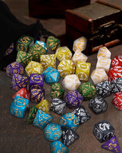 Carica l'immagine nel visualizzatore di Gallery, TIDEVAN Set di Dadi da Tavolo in Poliedrico,49 pezzi Dadi Poliedrici,con 7 Borse di Velluto Set di Dadi Poliedrici per RPG Dungeons e Dragons Pathfinder per DND RPG MTG D4 D8 D10 D12 D20(7 Colori)