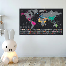 Carica l'immagine nel visualizzatore di Gallery, Mappa del Mondo da Grattare XXL - 70 x 42 cm - 25 Piatti e 197 Bandiere - Poster da Grattare dei Paesi Visitati con Piatti, Luoghi e Graffi - Mappa da Parete Regalo di Viaggio